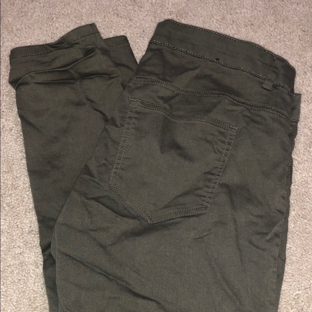 Army green pants, new condition